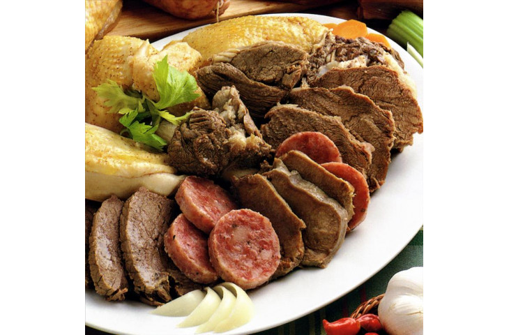 Domenica 1 novembre pranzo con bolliti misti e salse Domenica 1 novembre pranzo con bolliti misti e salse